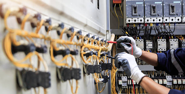 Professional Electrician technician working in Momence, IL